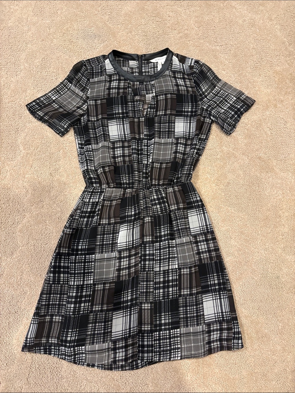 BCBGeneration Black & Gray Plaid Short Sleeve Dress